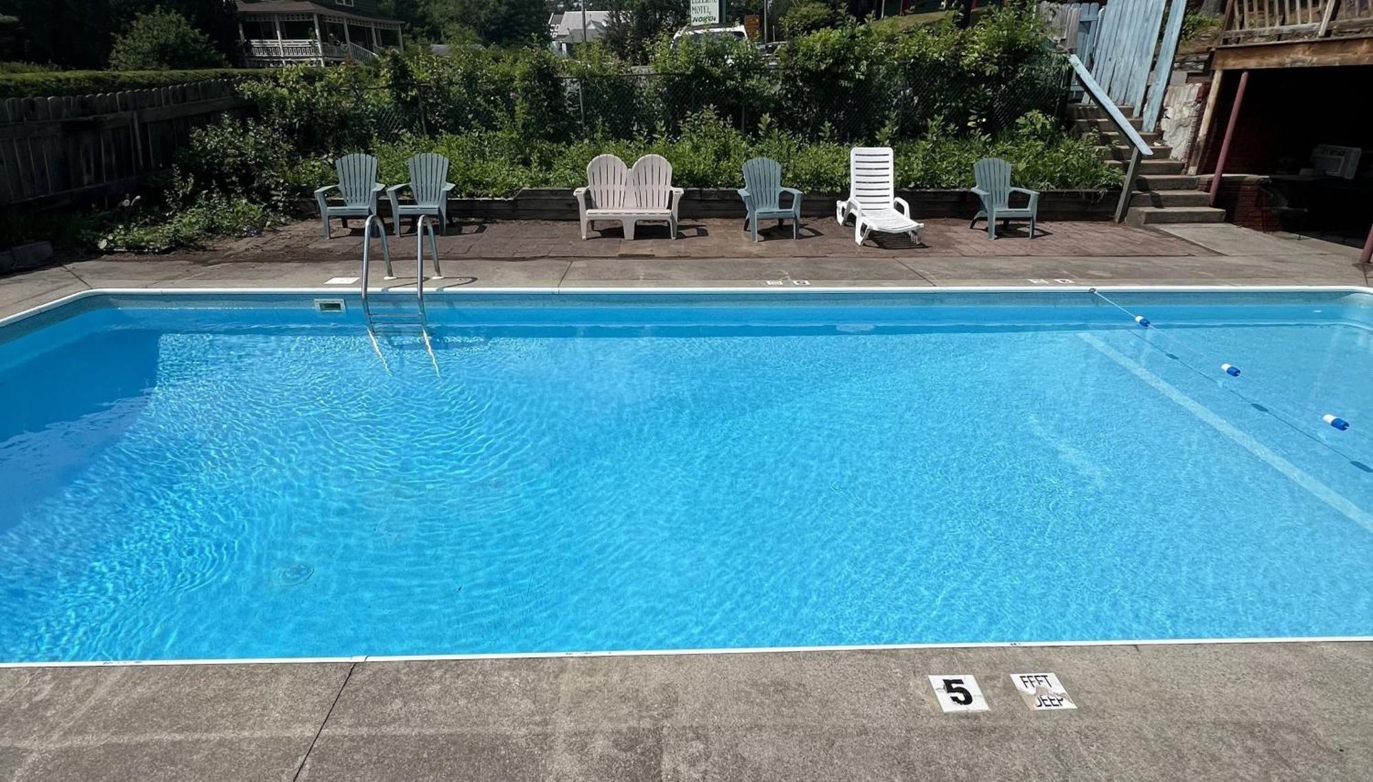 Motel Luzerne Lake Luzerne Eksteriør billede