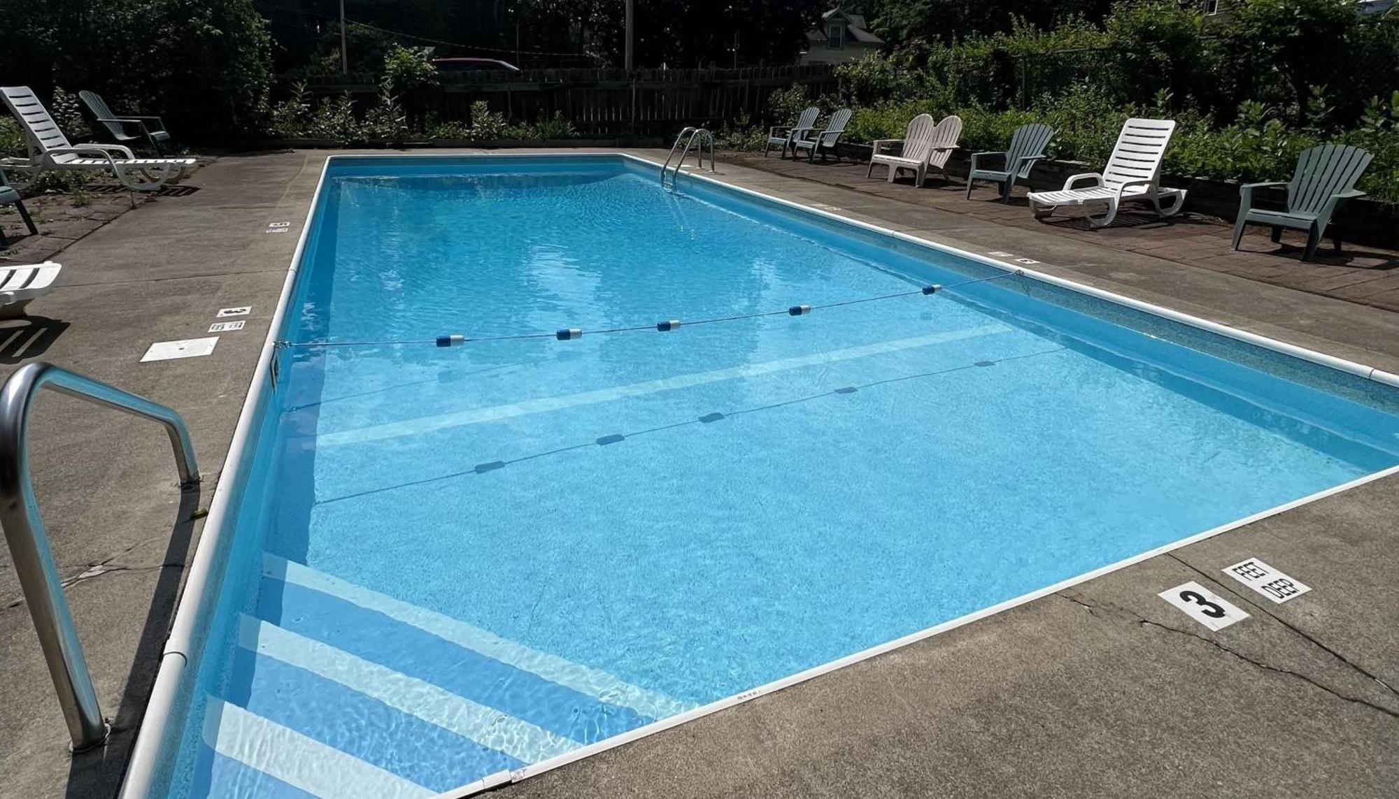 Motel Luzerne Lake Luzerne Eksteriør billede